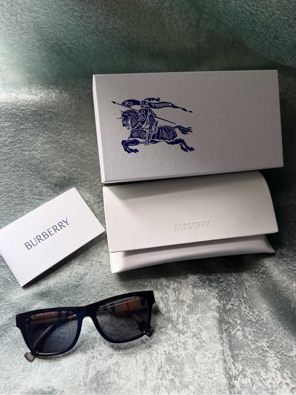 Burberry sunglasses unisex